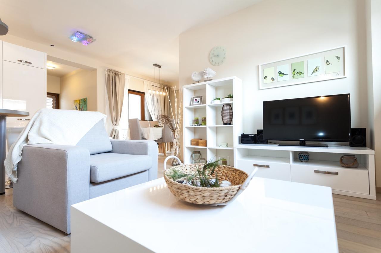 Renata Apartment 2Br, Near Beach Petrcane Buitenkant foto