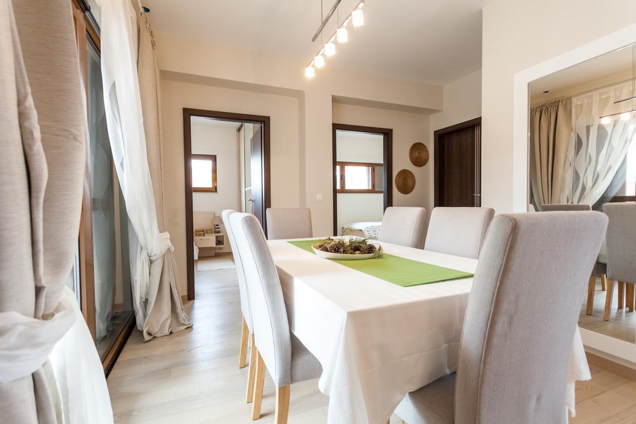 Renata Apartment 2Br, Near Beach Petrcane Buitenkant foto