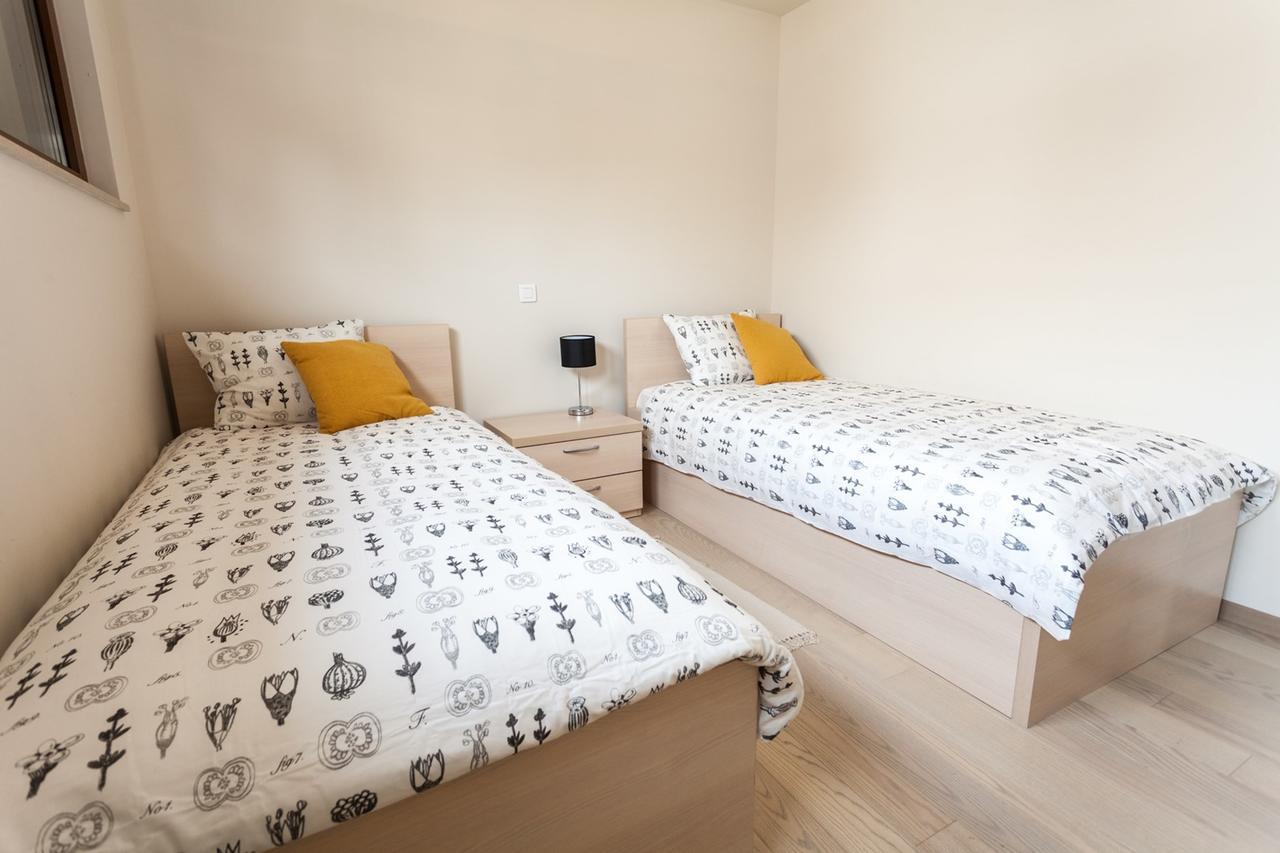 Renata Apartment 2Br, Near Beach Petrcane Buitenkant foto